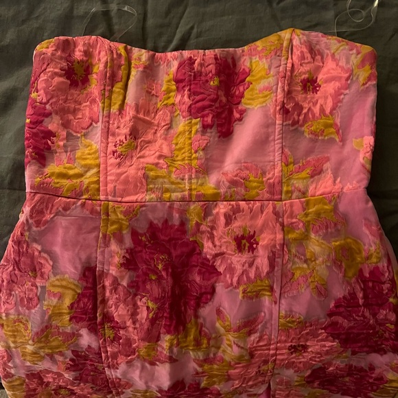 Showpo Pink Dress - Picture 3 of 7